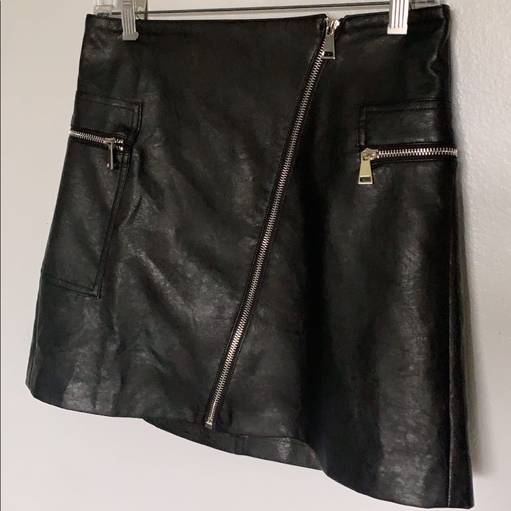 ZIP UP MINI LEATHER